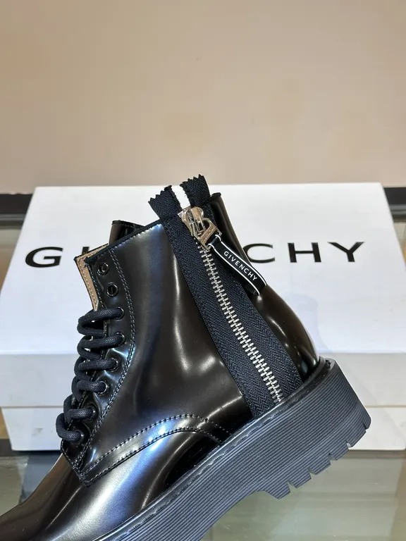 Givenchy Shoe 